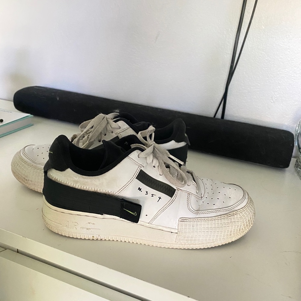 NIKE AIR FORCES